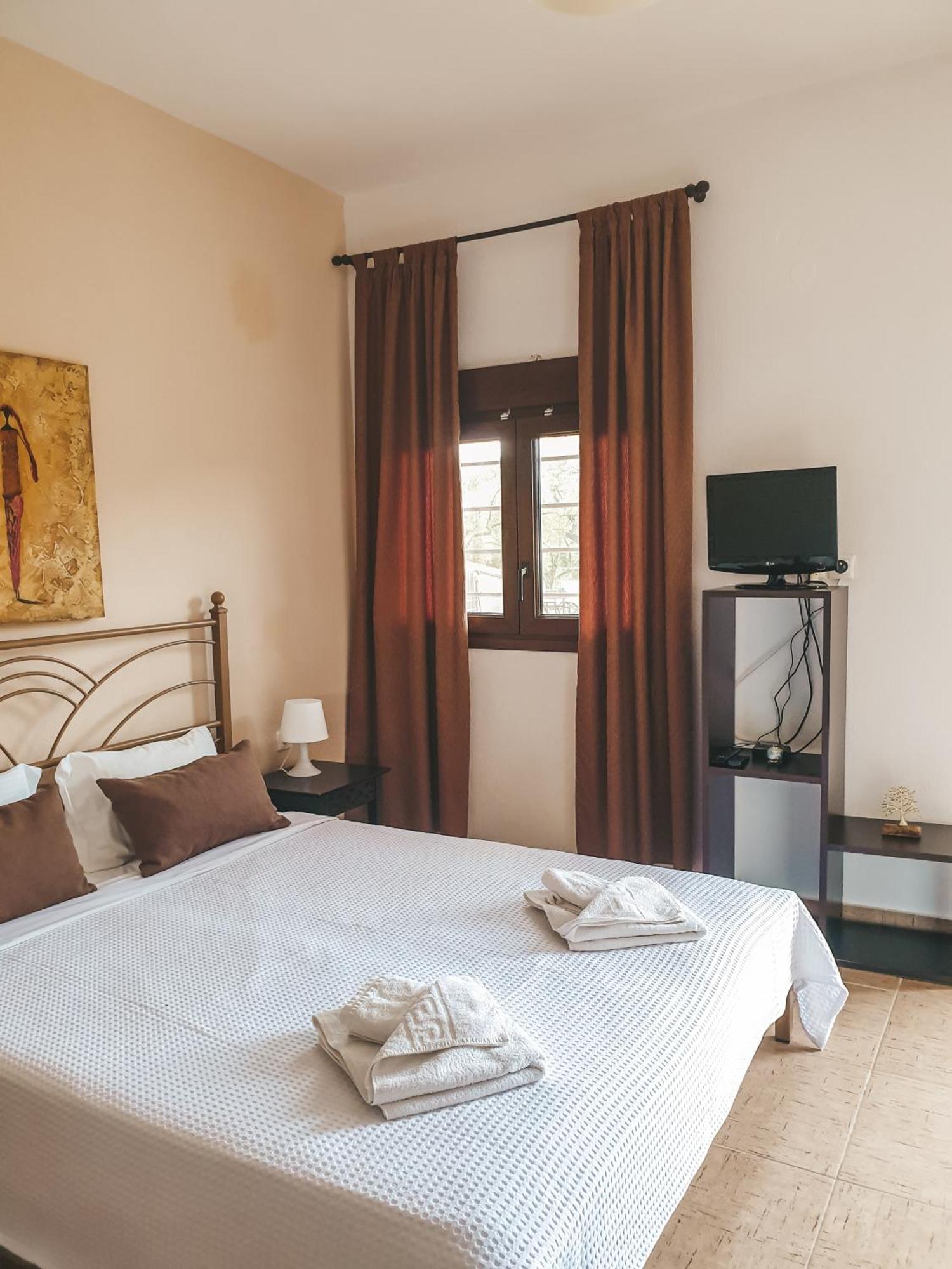 Aroma Studios And Apartments 보우르보우로우 외부 사진